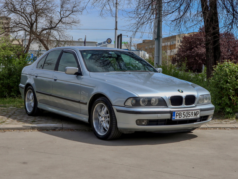 BMW 520, снимка 1 - Автомобили и джипове - 46096816