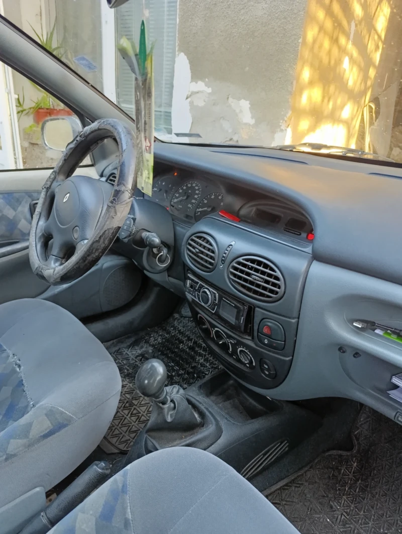 Renault Megane, снимка 6 - Автомобили и джипове - 48443275