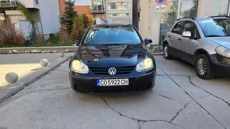 VW Golf, снимка 1 - Автомобили и джипове - 49481174