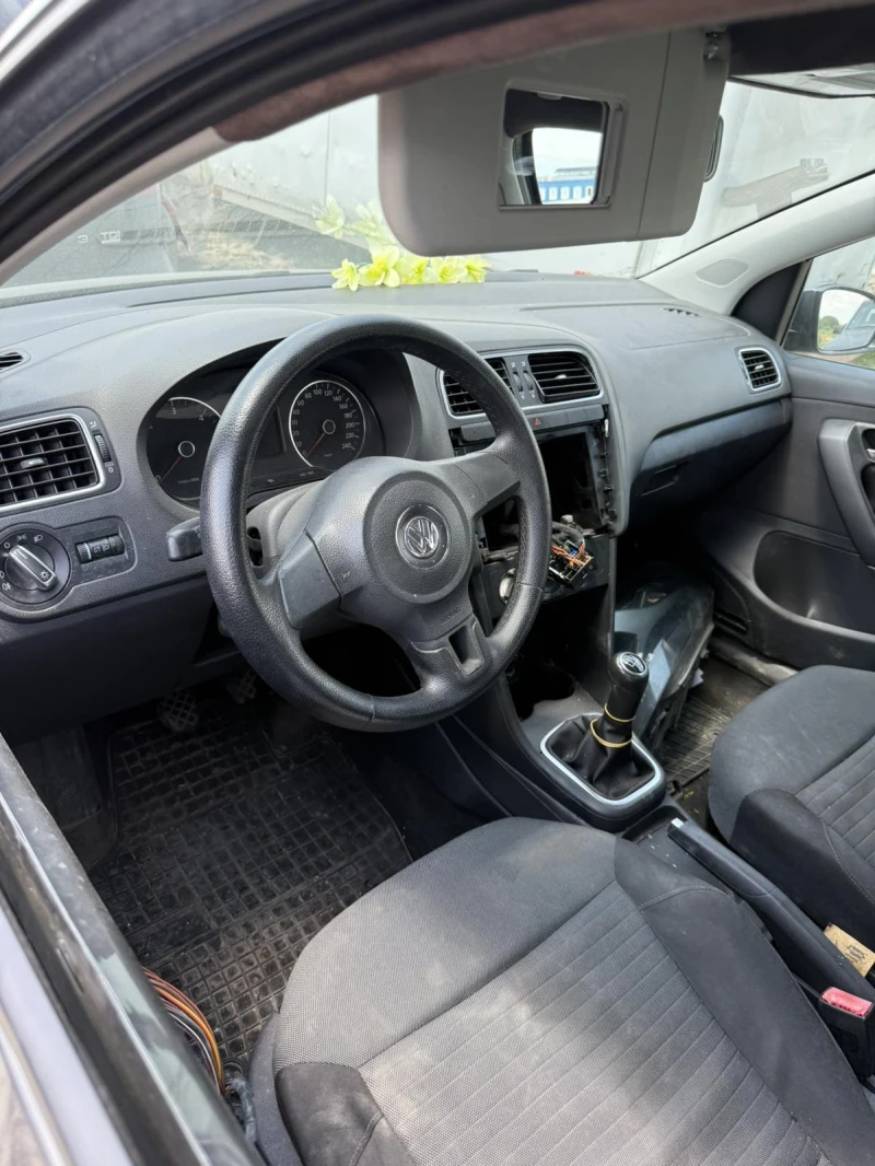 VW Polo 1.6tdi 105 , снимка 4 - Автомобили и джипове - 50737192