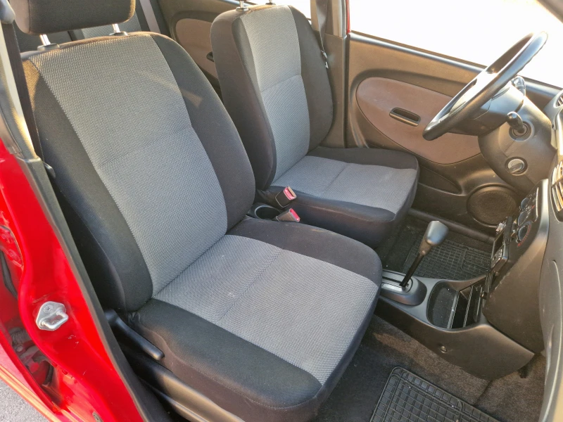 Daihatsu Cuore АВТОМАТИК! 131000км!КЛИМАТИК!, снимка 9 - Автомобили и джипове - 52807064