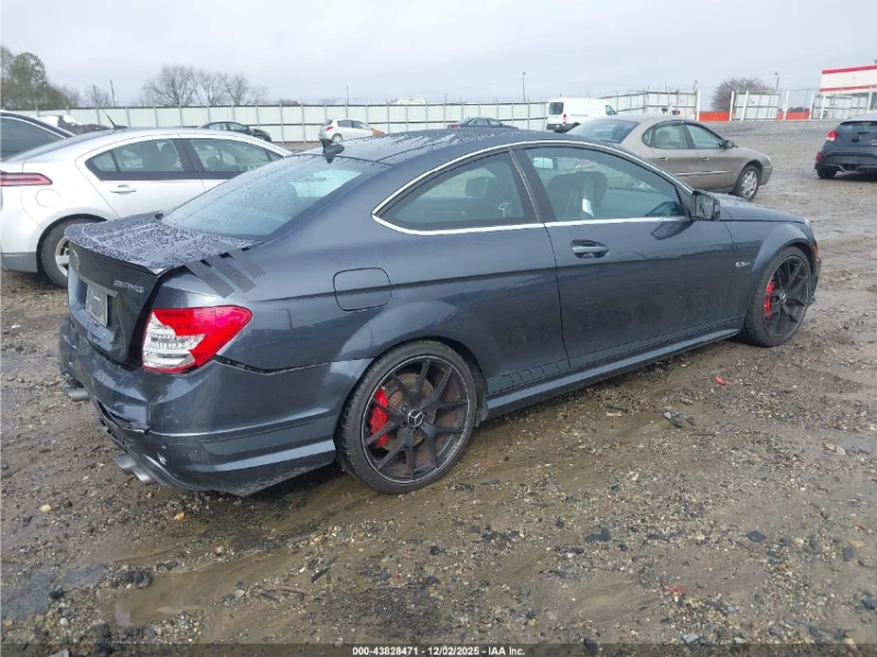 Mercedes-Benz C 63 AMG, снимка 6 - Автомобили и джипове - 52839591