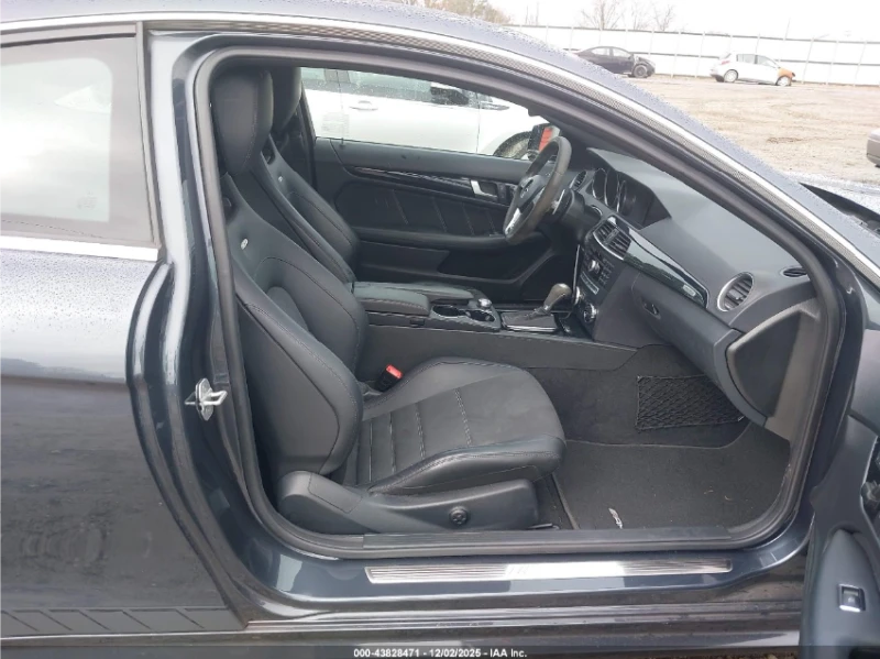 Mercedes-Benz C 63 AMG, снимка 7 - Автомобили и джипове - 52839591