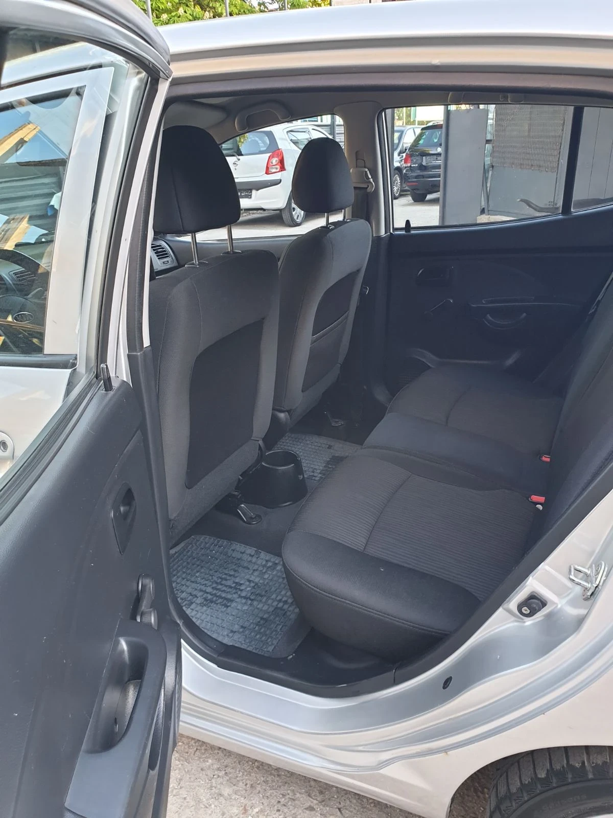 Kia Picanto 1.1 i бензин 2010 нов внос - изображение 10