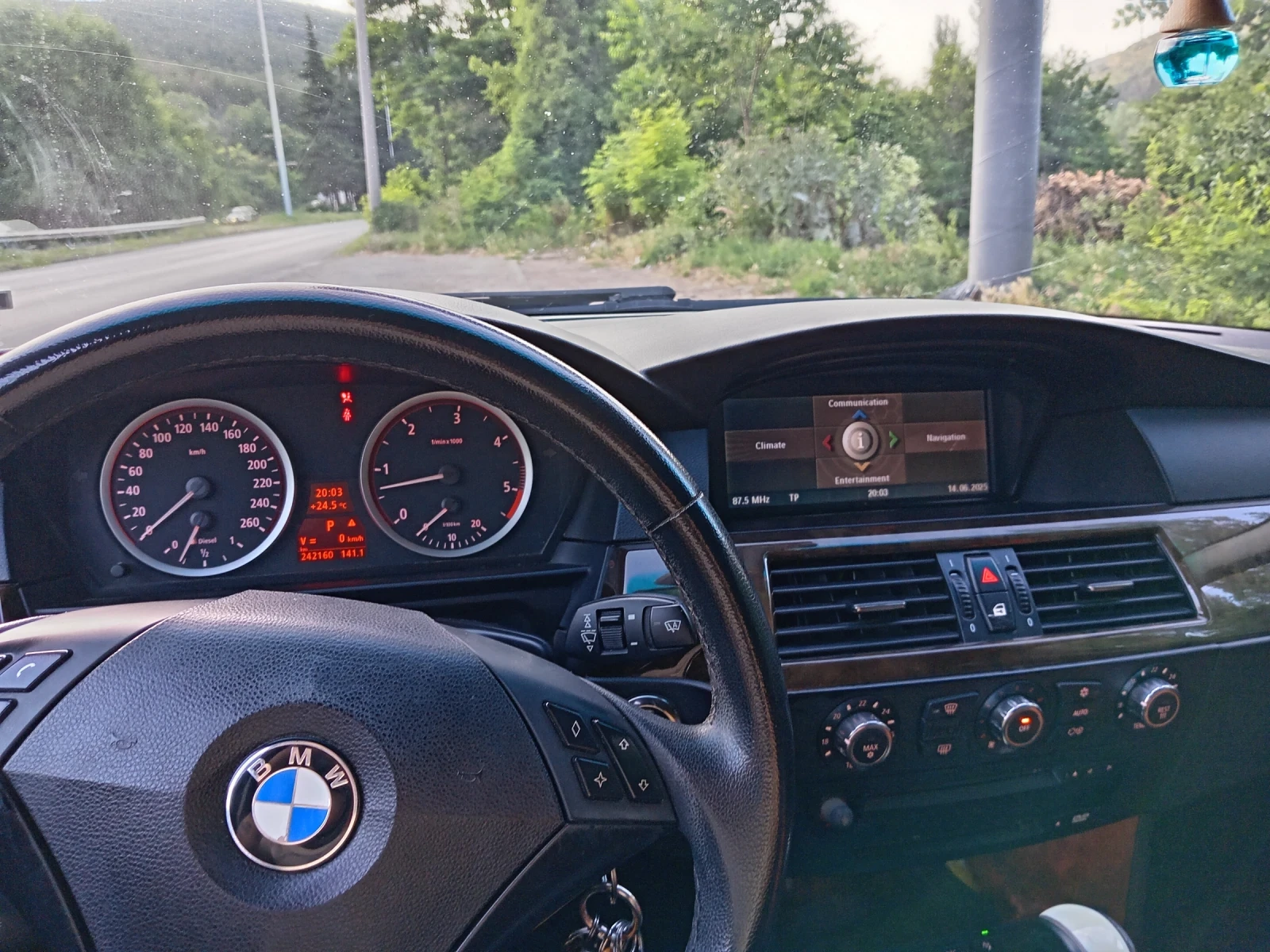 BMW 530 3.0 xDrive - изображение 5