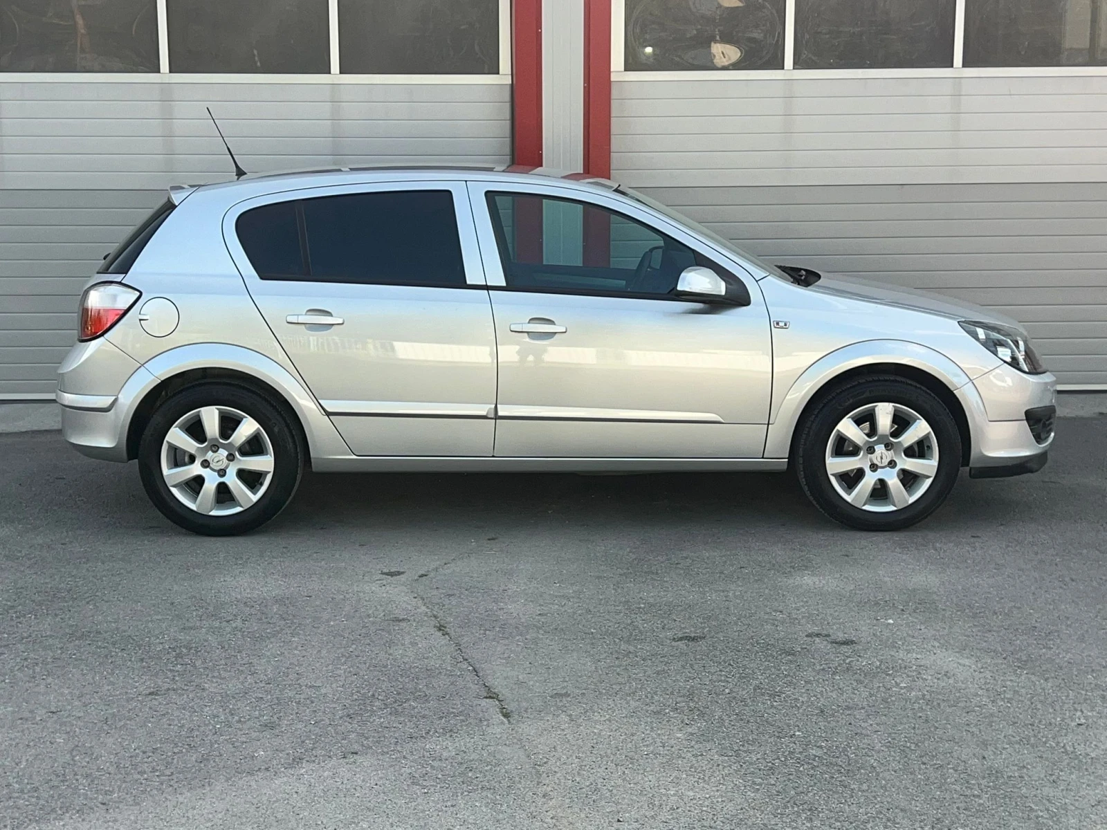 Opel Astra 1.6I AUTOMATK KLIMATRONIK ЛИЗИНГ!!! - изображение 7