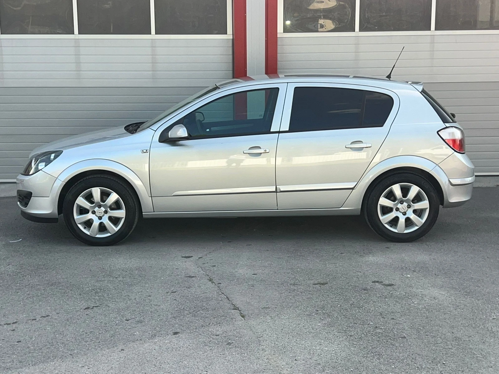 Opel Astra 1.6I AUTOMATK KLIMATRONIK ЛИЗИНГ!!! - изображение 6