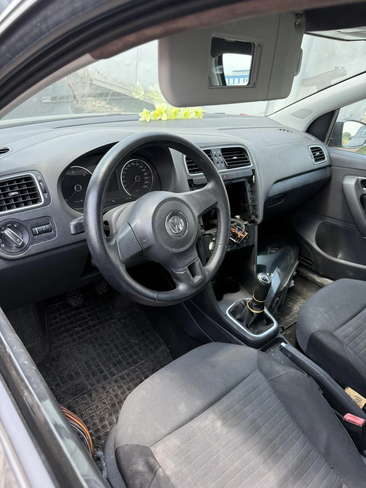 VW Polo 1.6tdi 105  - изображение 4
