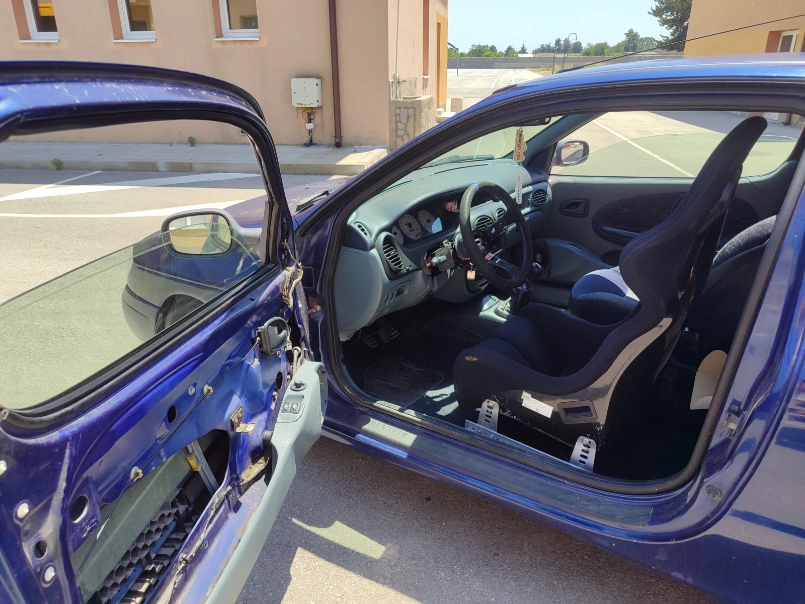 Renault Megane Coach 16v - изображение 7