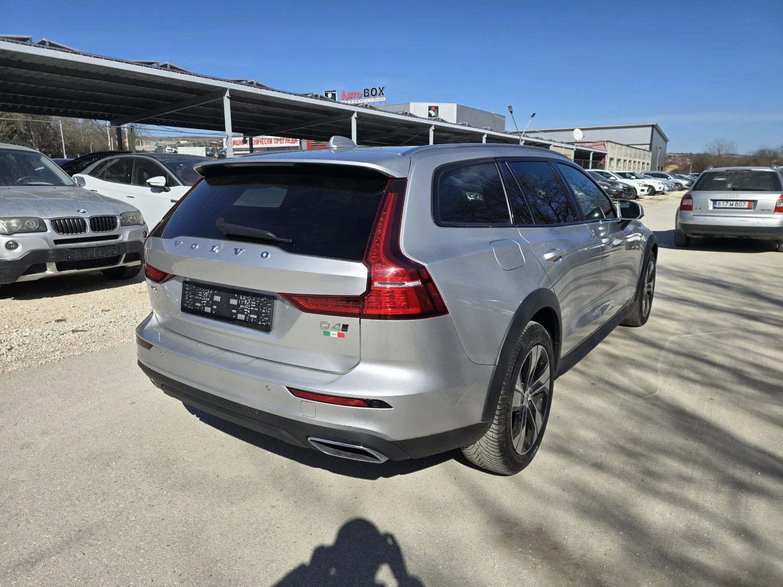 Volvo V60 Cross Country 2.0D 190к.с 4X4  - изображение 4