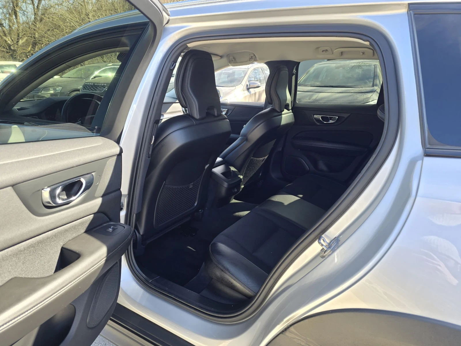 Volvo V60 Cross Country 2.0D 190к.с 4X4 , снимка 11 - Автомобили и джипове - 53770139