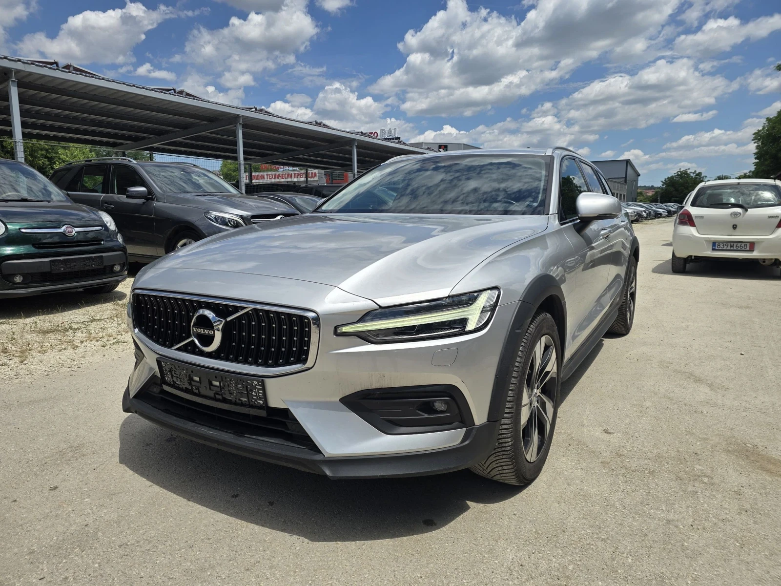 Volvo V60 Cross Country 2.0D 190к.с 4X4 