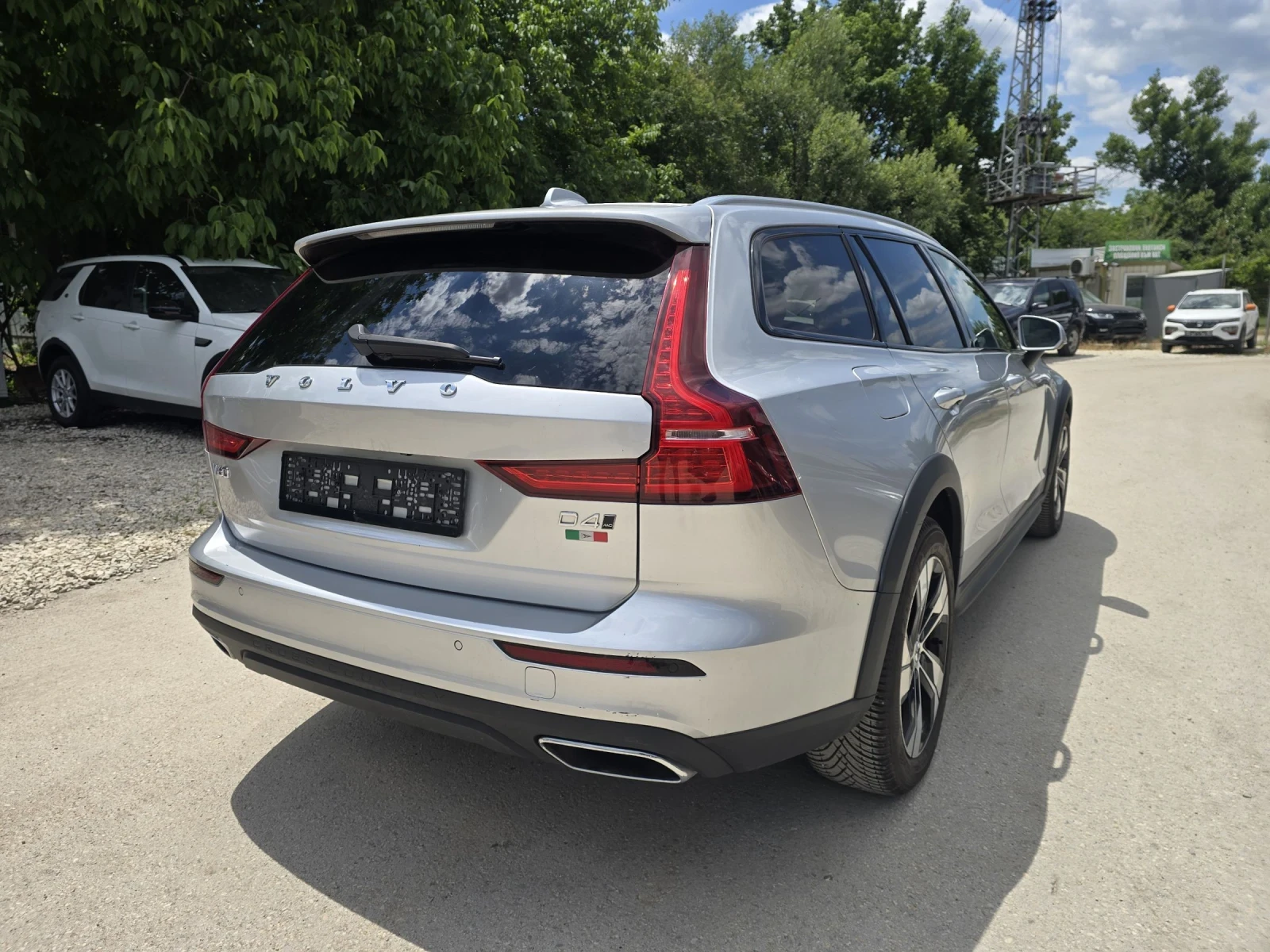 Volvo V60 Cross Country 2.0D 190к.с 4X4 , снимка 4 - Автомобили и джипове - 53770139
