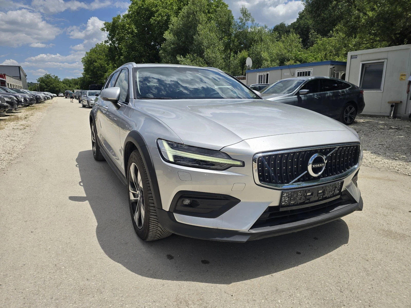 Volvo V60 Cross Country 2.0D 190к.с 4X4 , снимка 2 - Автомобили и джипове - 53770139