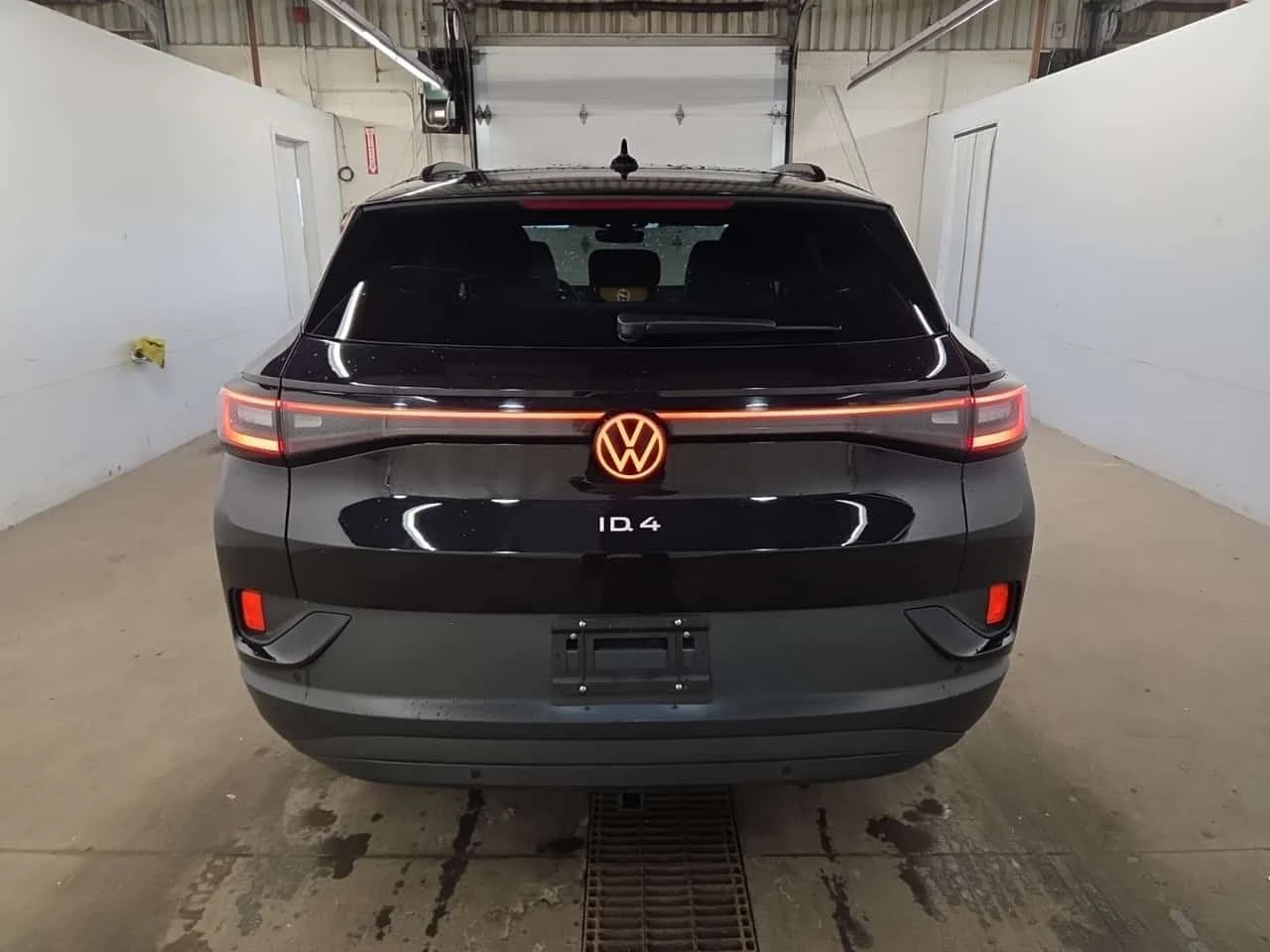 VW ID.4 PRO| AWD| 360 КАМЕРИ| 2 КЛЮЧА, снимка 5 - Автомобили и джипове - 54125268