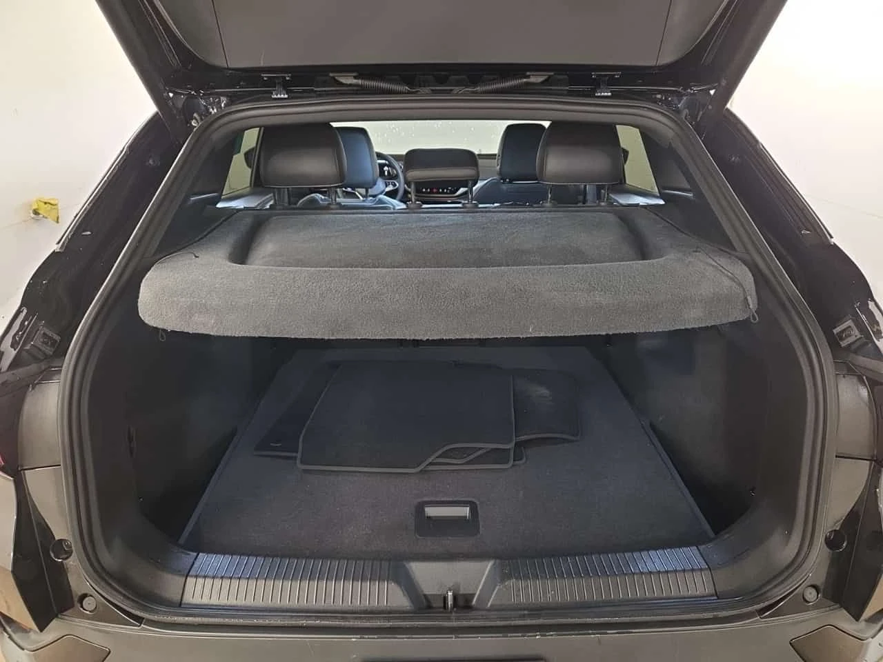 VW ID.4 PRO| AWD| 360 КАМЕРИ| 2 КЛЮЧА, снимка 14 - Автомобили и джипове - 54125268