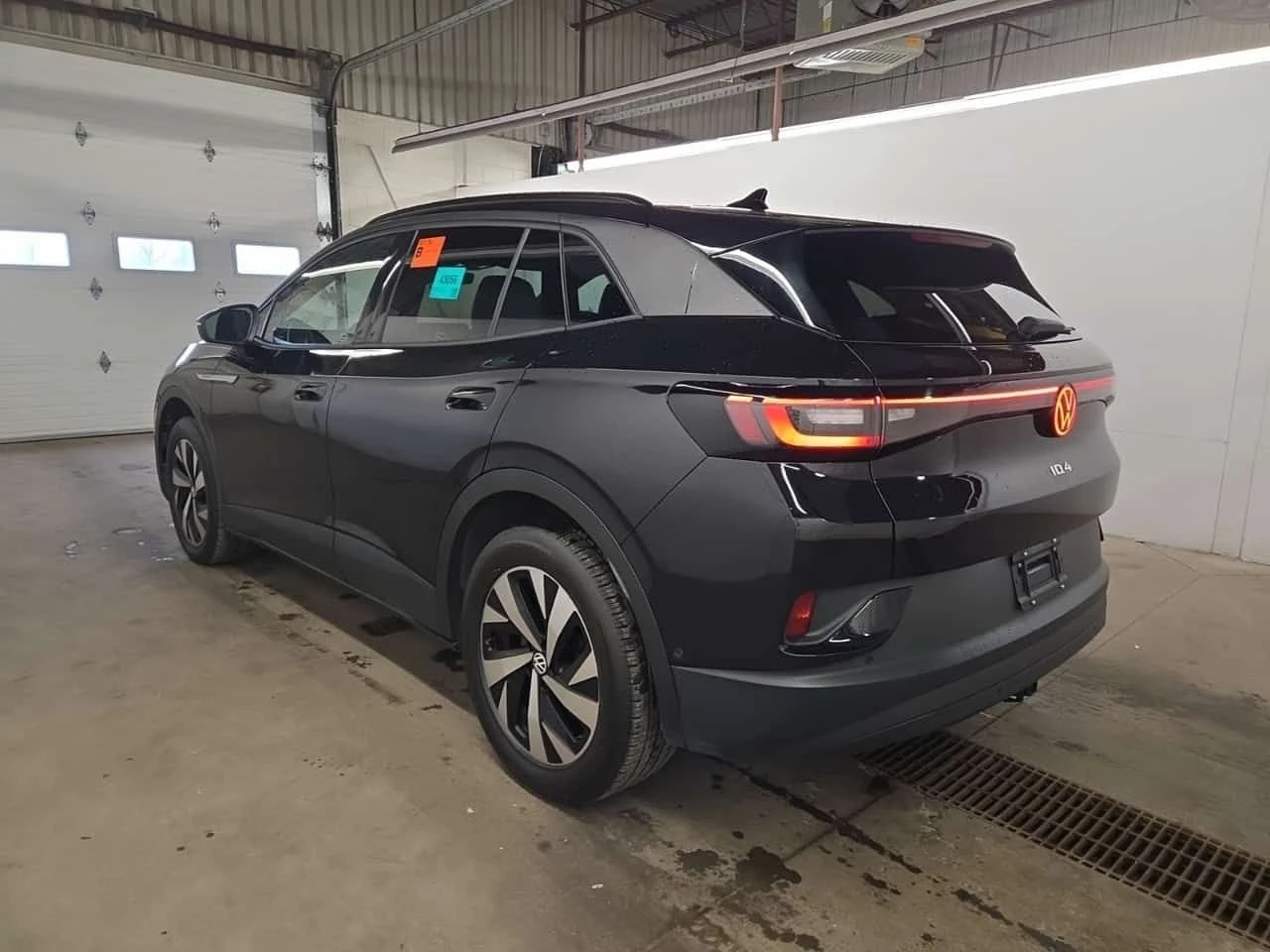 VW ID.4 PRO| AWD| 360 КАМЕРИ| 2 КЛЮЧА, снимка 4 - Автомобили и джипове - 54125268