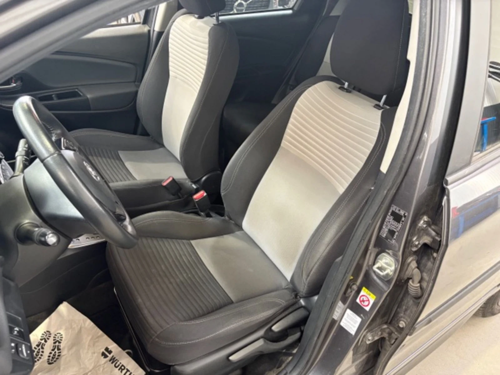 Toyota Yaris Hybrid | 1.5 | eCVT | Facelift 2019, снимка 8 - Автомобили и джипове - 54745737