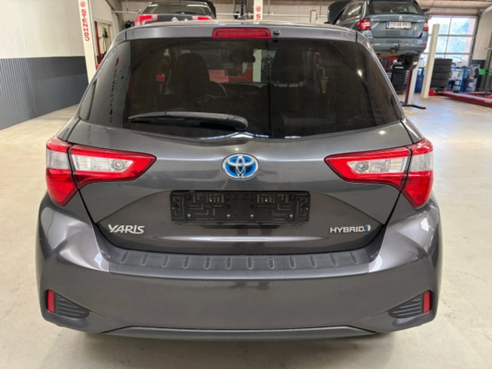 Toyota Yaris Hybrid | 1.5 | eCVT | Facelift 2019, снимка 5 - Автомобили и джипове - 54745737
