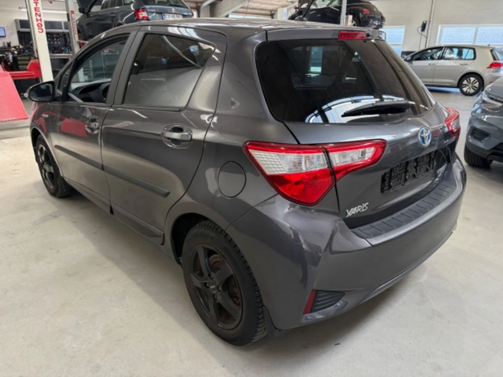 Toyota Yaris Hybrid | 1.5 | eCVT | Facelift 2019, снимка 6 - Автомобили и джипове - 54745737