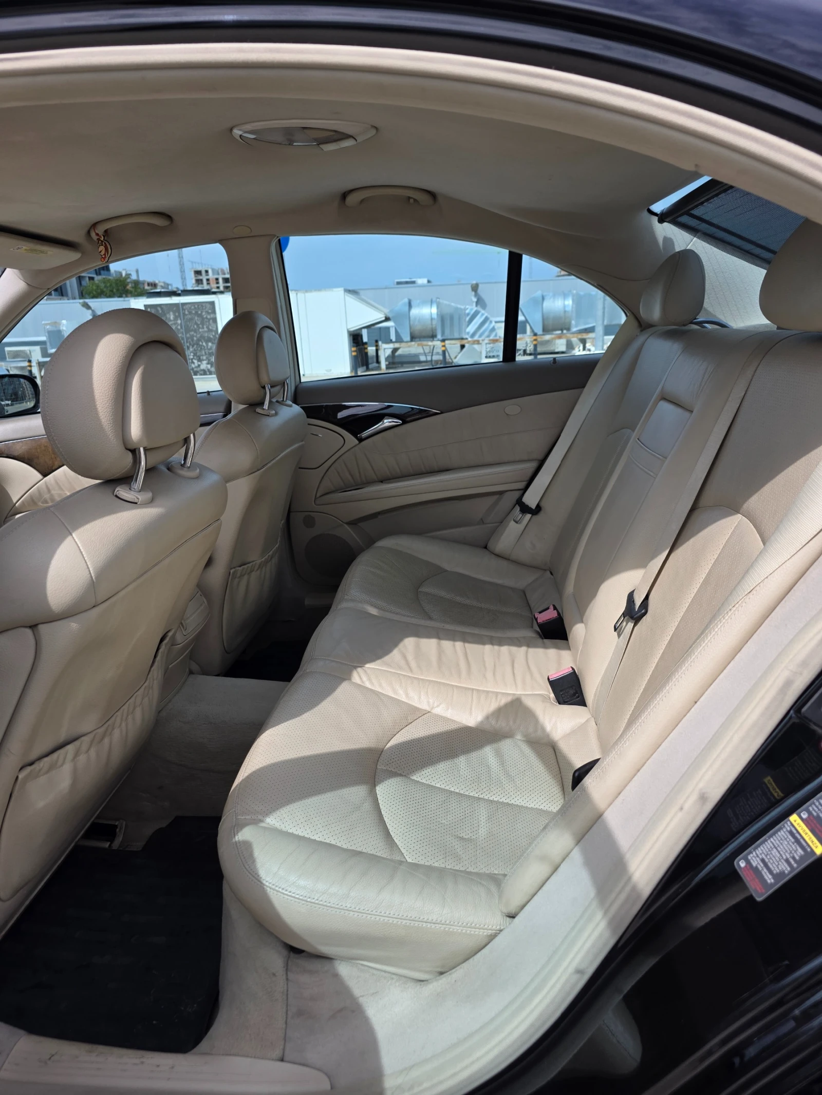 Mercedes-Benz E 270, снимка 8 - Автомобили и джипове - 56139923
