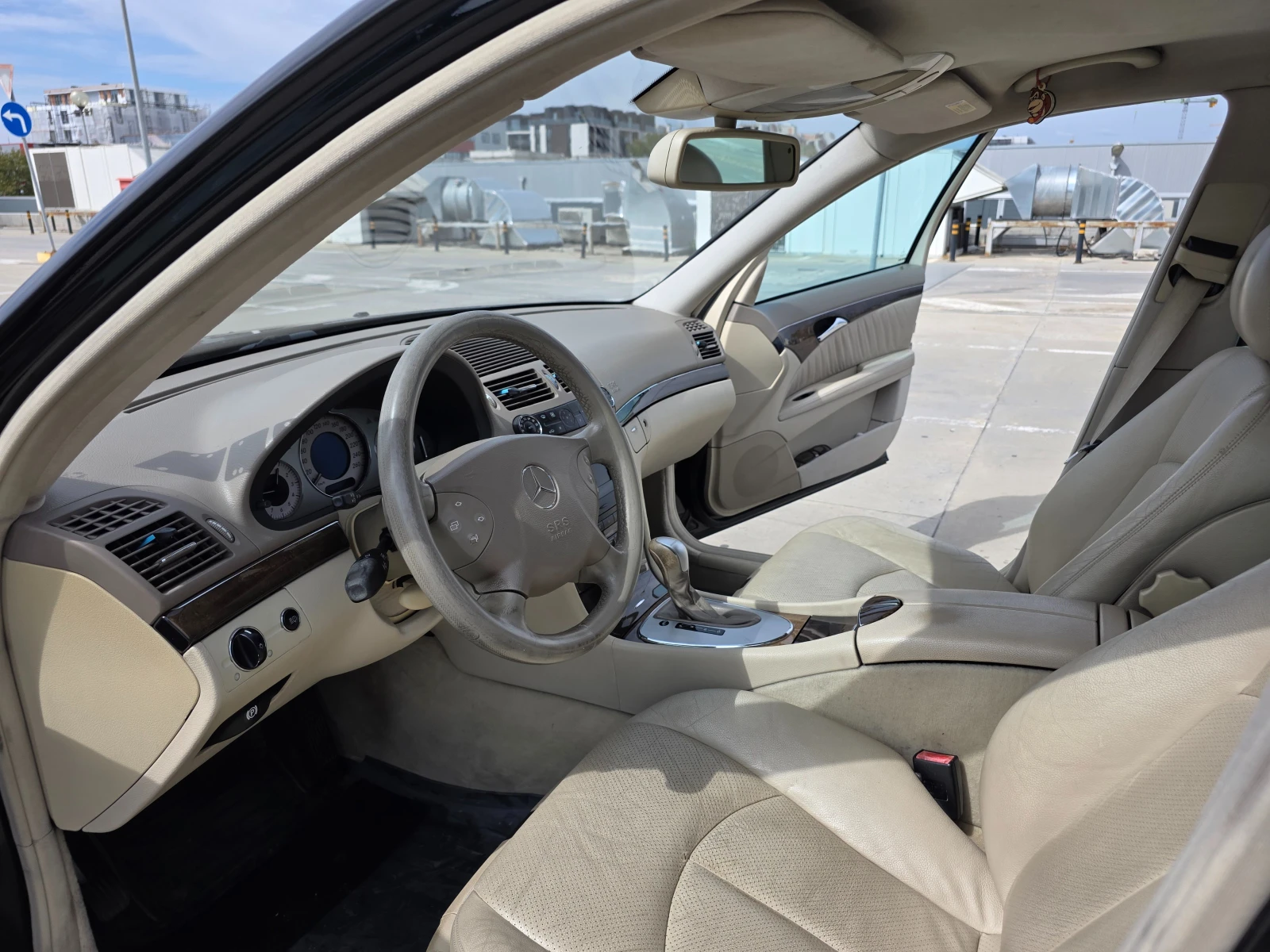 Mercedes-Benz E 270, снимка 10 - Автомобили и джипове - 56139923