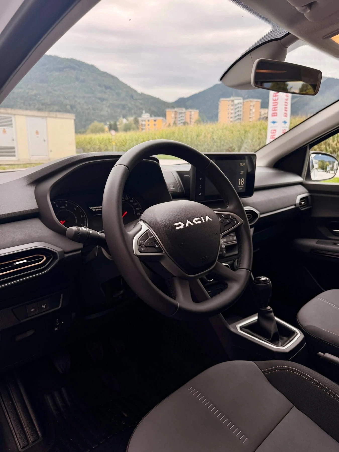 Dacia Jogger * ЧИСТО НОВА* 25км* EXTREME* LPG* , снимка 8 - Автомобили и джипове - 56230794