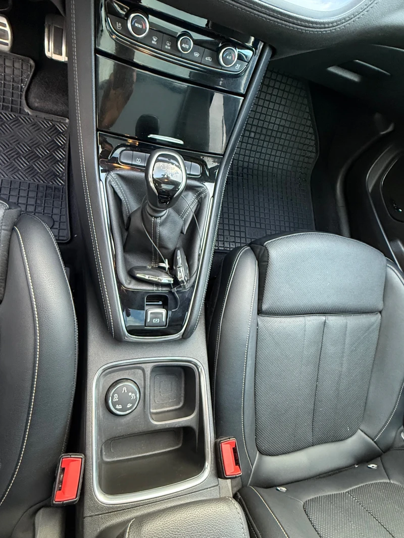 Opel Grandland X, снимка 12 - Автомобили и джипове - 53418844