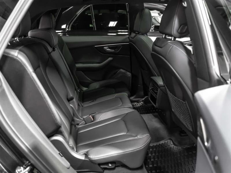 Audi Q8 PROGRESSIV S-LINE| DISTRONIK| ПАНО| BANG&OLUFSEN| , снимка 11 - Автомобили и джипове - 53597032