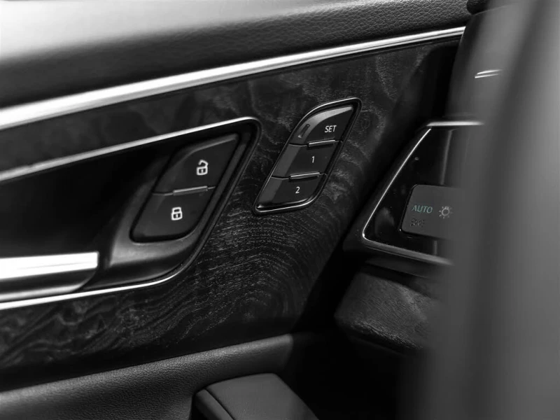 Audi Q8 PROGRESSIV S-LINE| DISTRONIK| ПАНО| BANG&OLUFSEN| , снимка 8 - Автомобили и джипове - 53597032