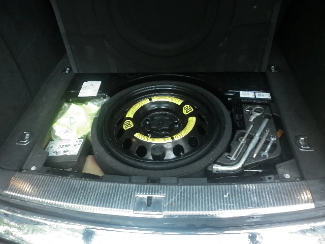 VW Touareg 3tdi facelift, снимка 12 - Автомобили и джипове - 52674609