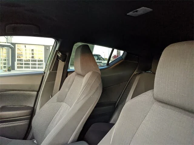 Toyota C-HR !XLE!* АвтоКредит* Цена до БГ* , снимка 13 - Автомобили и джипове - 53372899