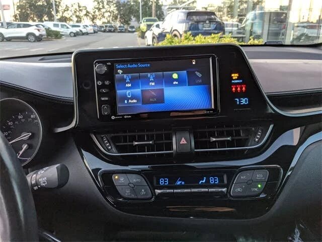 Toyota C-HR !XLE!* АвтоКредит* Цена до БГ* , снимка 14 - Автомобили и джипове - 53372899