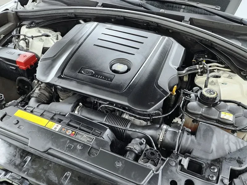 Land Rover Range Rover Velar 2.0 D240 R-Dynamic Se, снимка 6 - Автомобили и джипове - 54515218