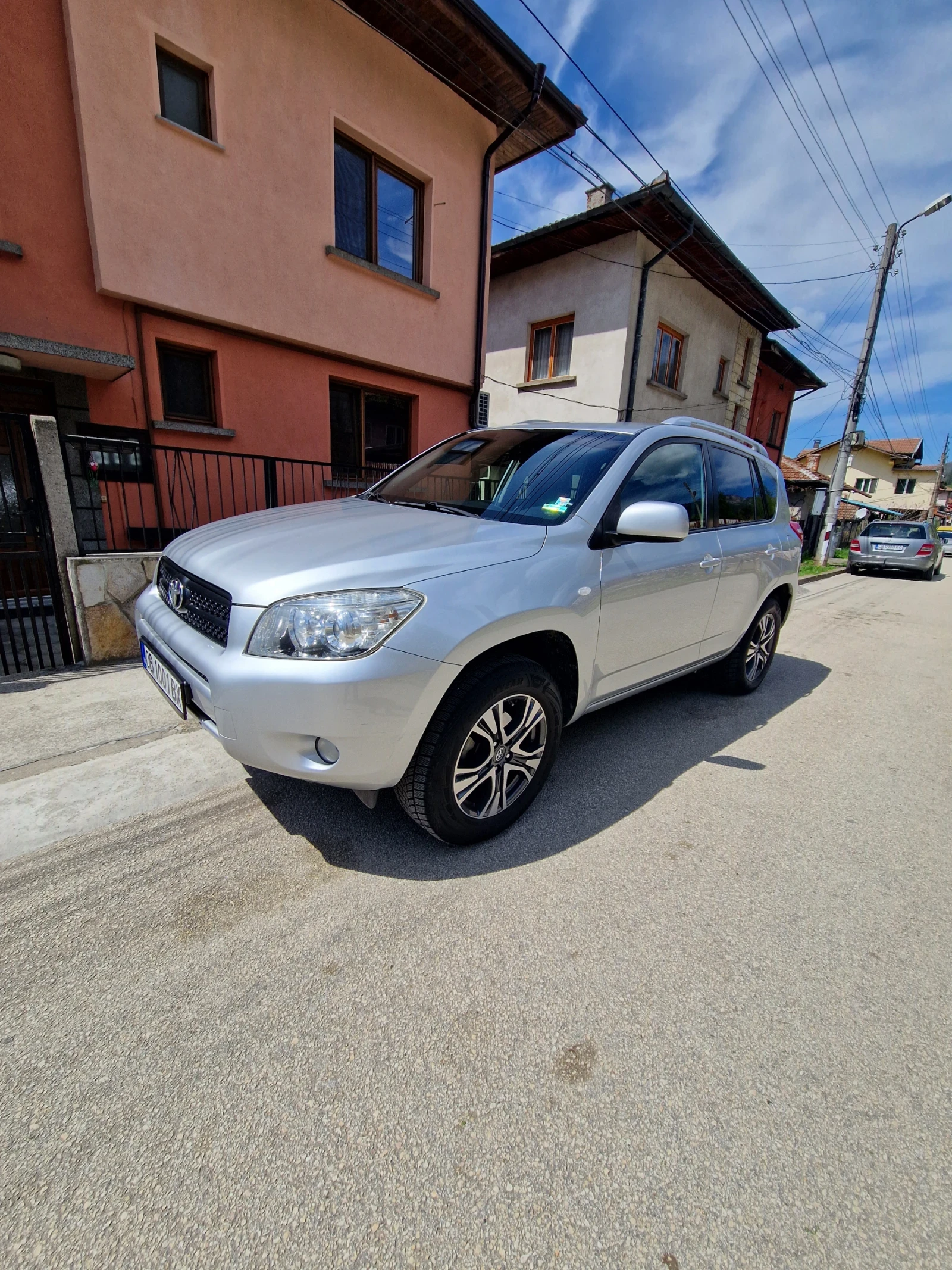 Toyota Rav4 * 105000- километра* NAVI* LED LIGHTS * , снимка 1