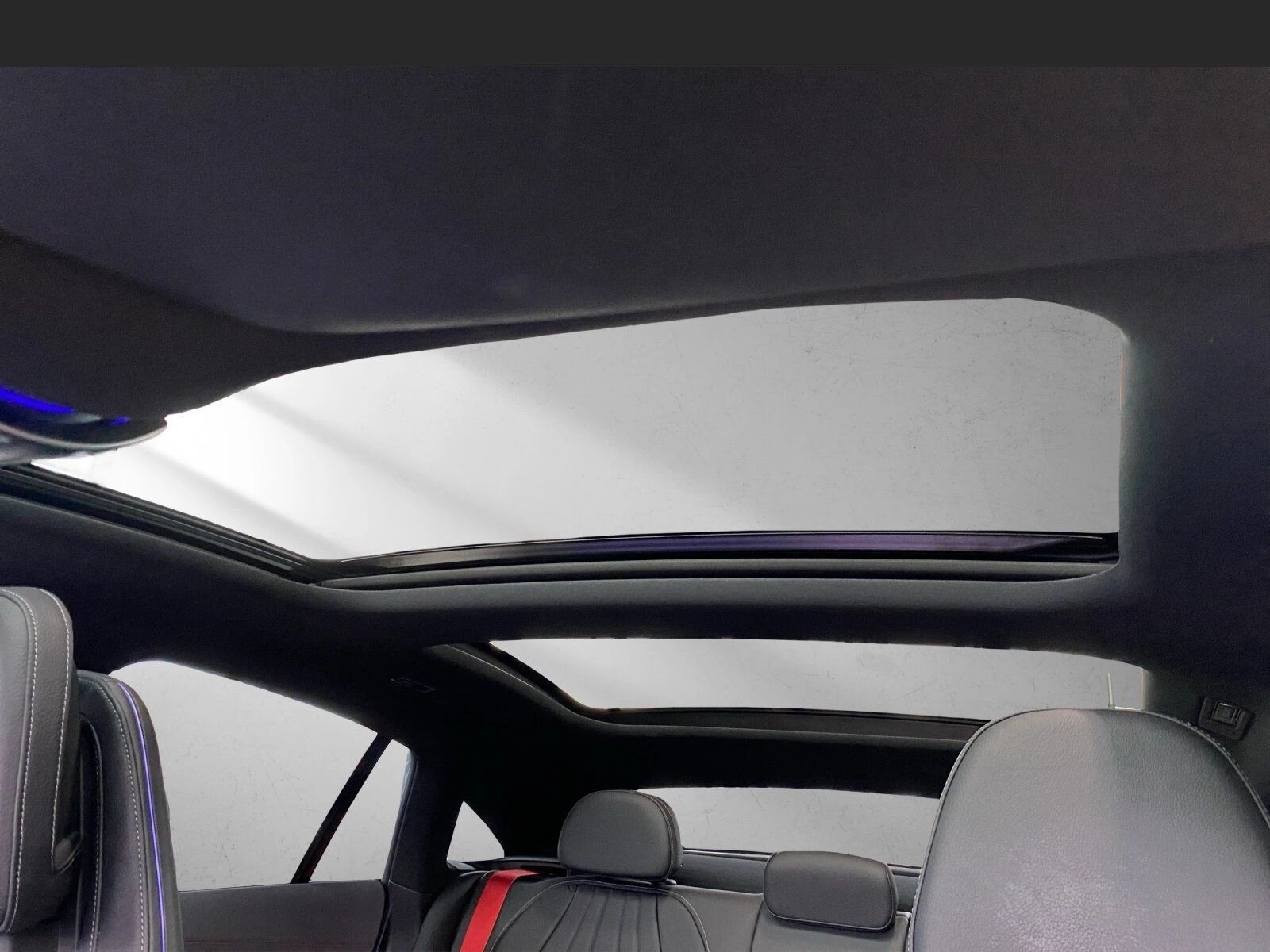 Mercedes-Benz EQE 500 AMG* 4MATIC* HYPERSCREEN* BURMESTER* PANO* 360 - изображение 10