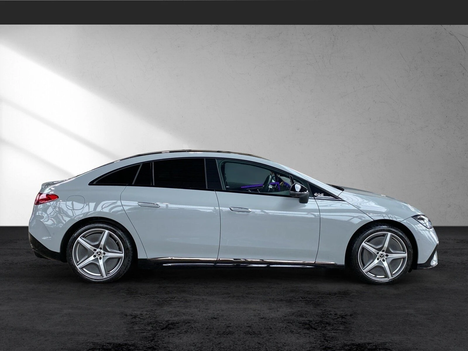 Mercedes-Benz EQE 500 AMG* 4MATIC* HYPERSCREEN* BURMESTER* PANO* 360 - изображение 6