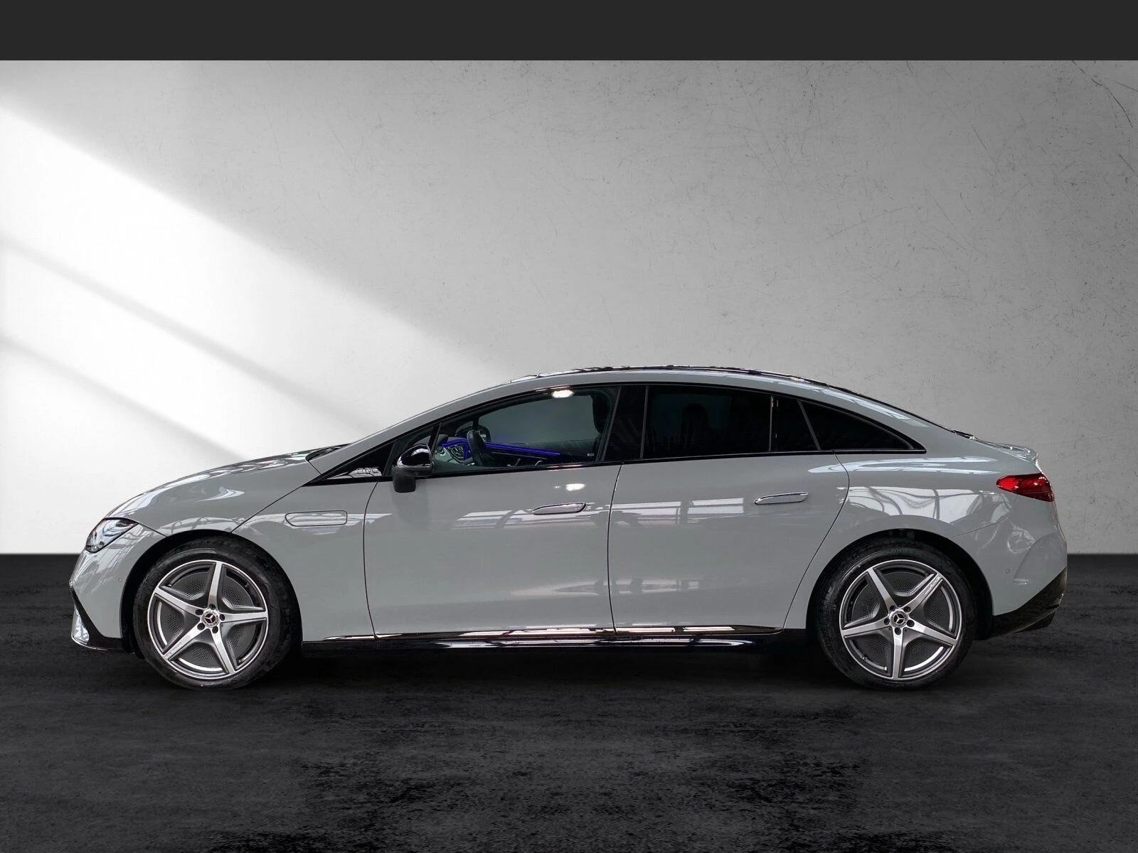 Mercedes-Benz EQE 500 AMG* 4MATIC* HYPERSCREEN* BURMESTER* PANO* 360 - изображение 2