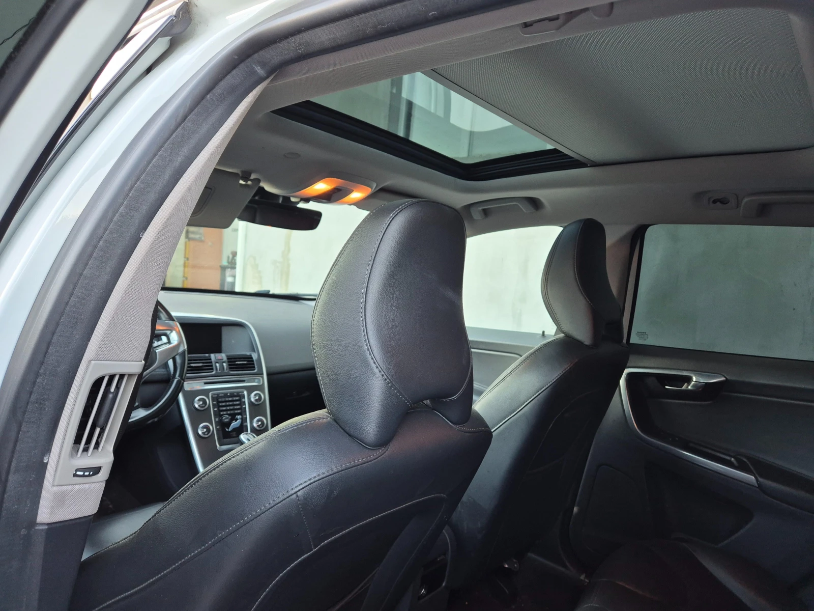 Volvo XC60 Т5. AWD. 4х4. Перфектна За газ, снимка 6 - Автомобили и джипове - 53787463