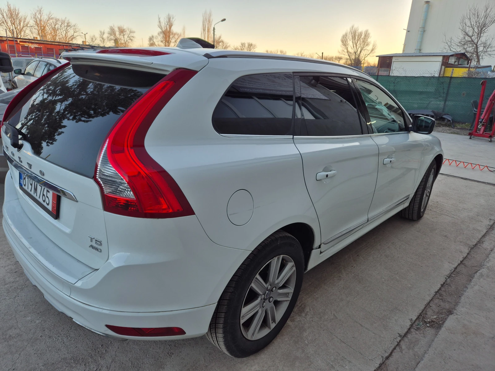 Volvo XC60 Т5. AWD. 4х4. Перфектна За газ, снимка 3 - Автомобили и джипове - 53787463