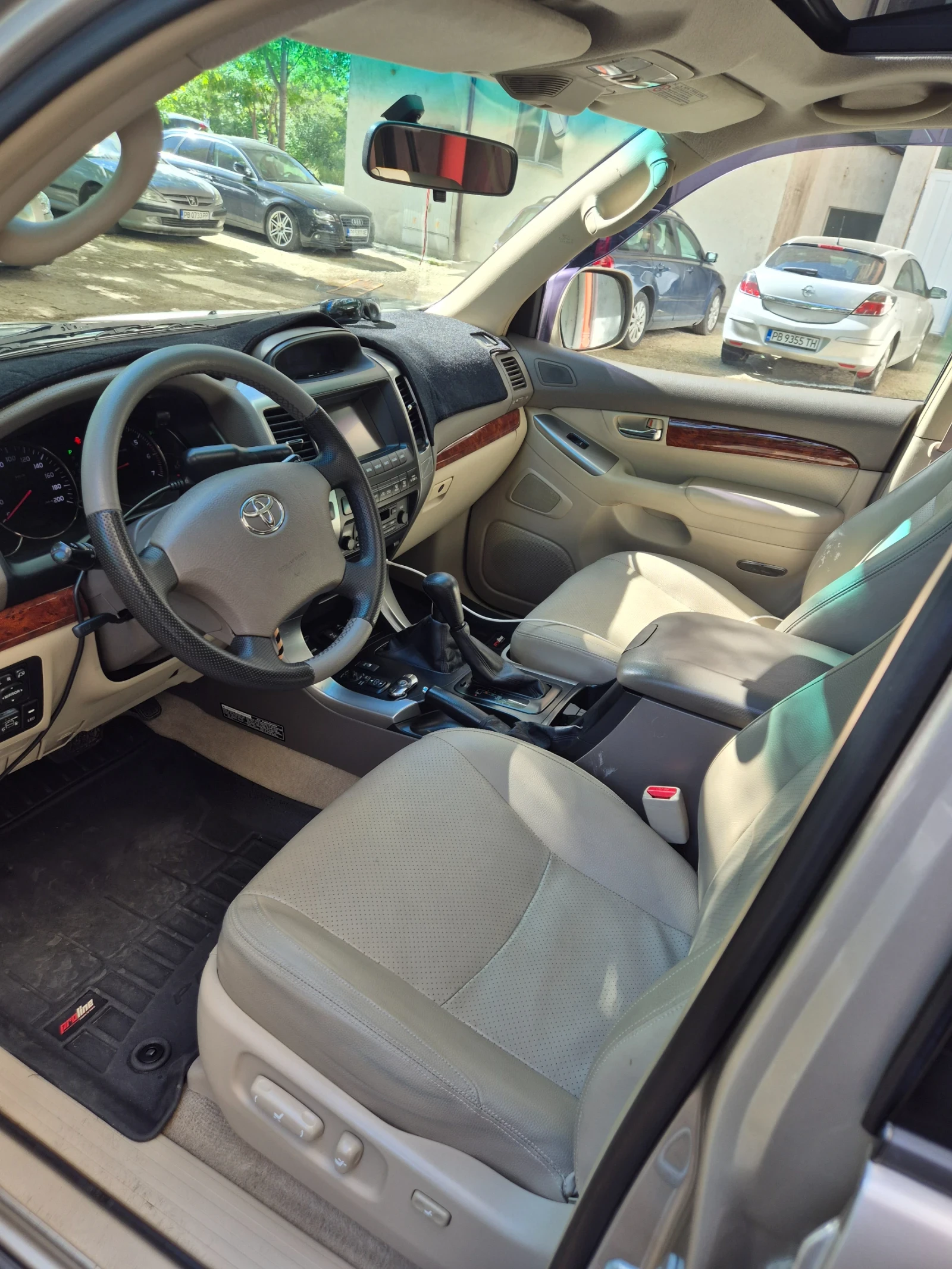 Toyota Land cruiser, снимка 14 - Автомобили и джипове - 54840219