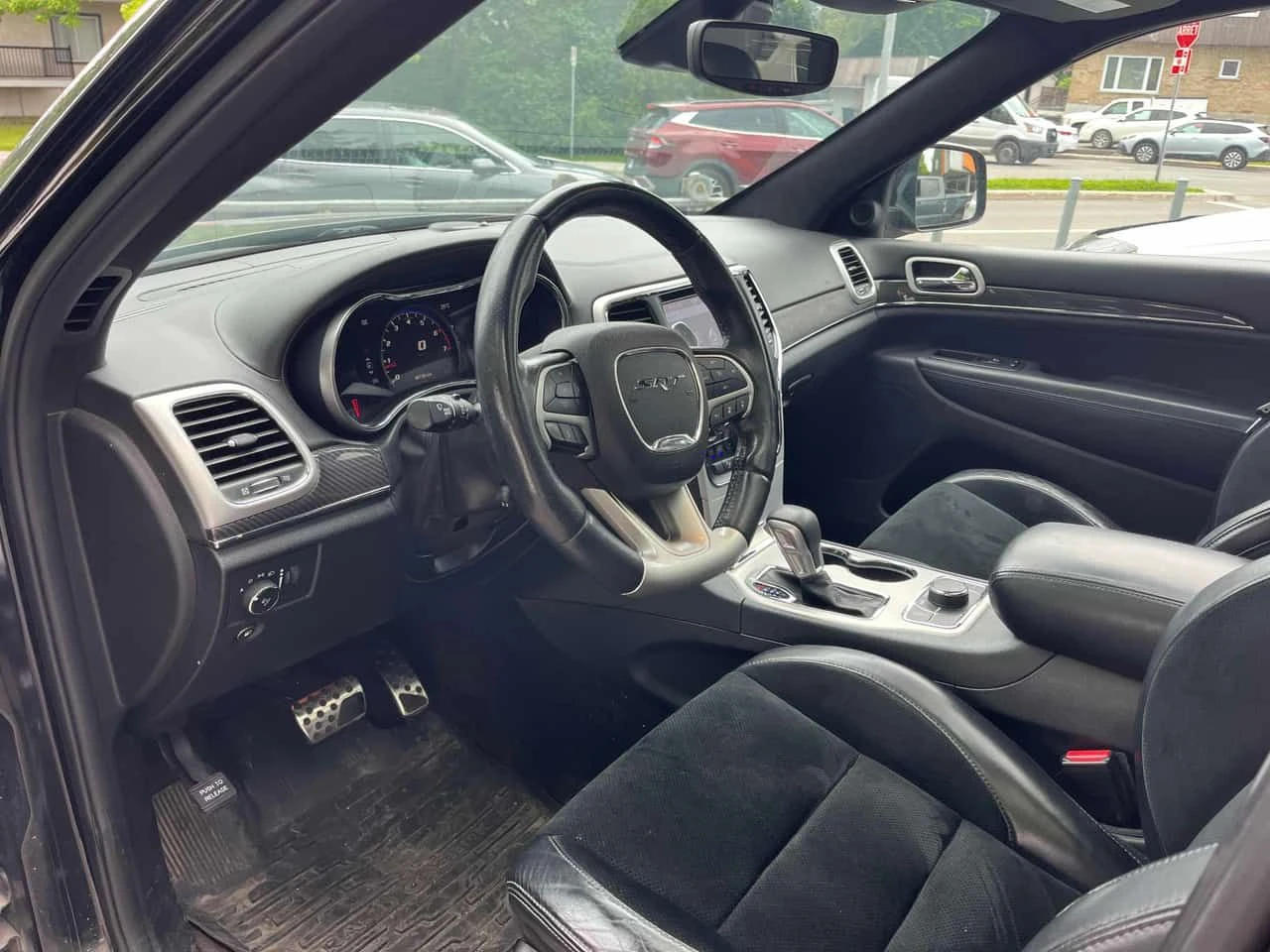 Jeep Grand cherokee * SRT * АВТОКРЕДИТ БЕЗ ПЪРВОНАЧАЛНА ВНОСКА* , снимка 5 - Автомобили и джипове - 55157618