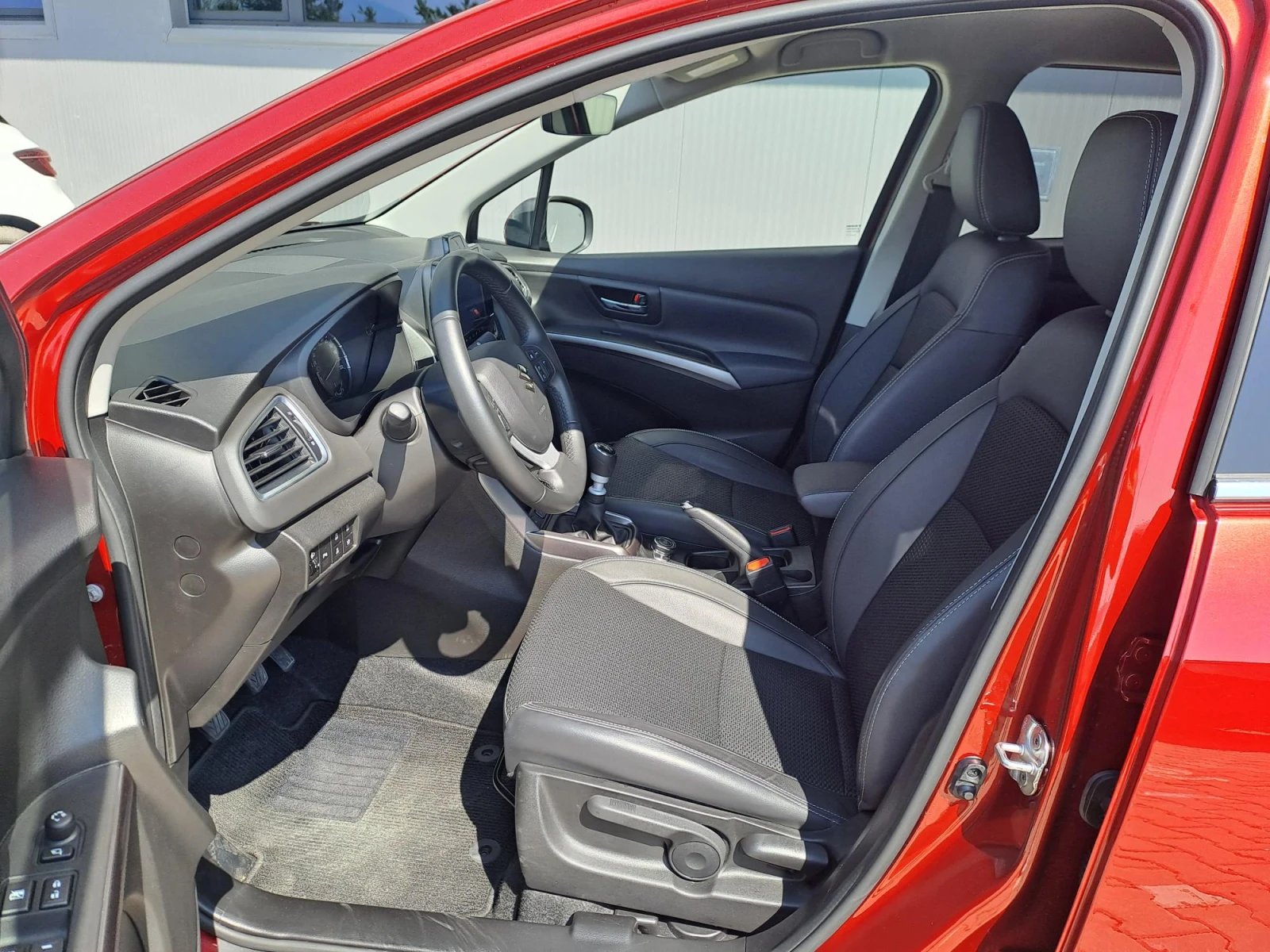 Suzuki SX4 S-Cross 1.4 GLX 4X4 360 Camera, снимка 11 - Автомобили и джипове - 55330324