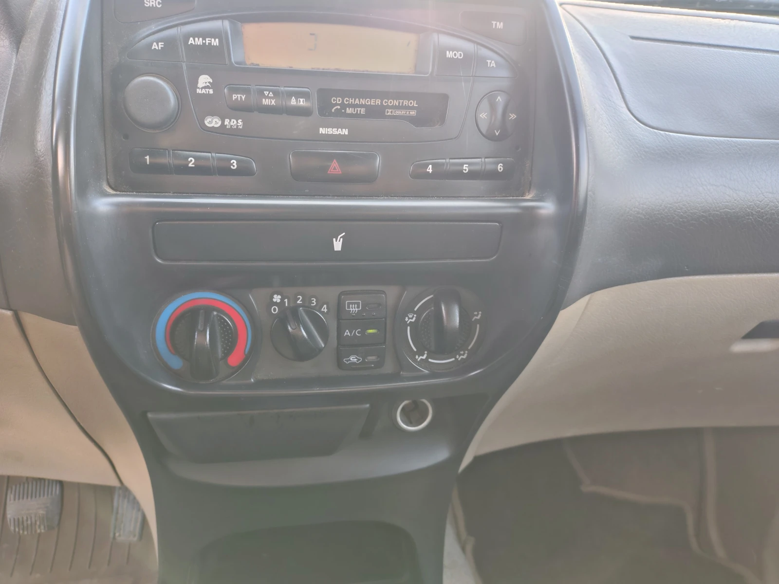 Nissan Terrano Бензин 4x4, снимка 10 - Автомобили и джипове - 55881043