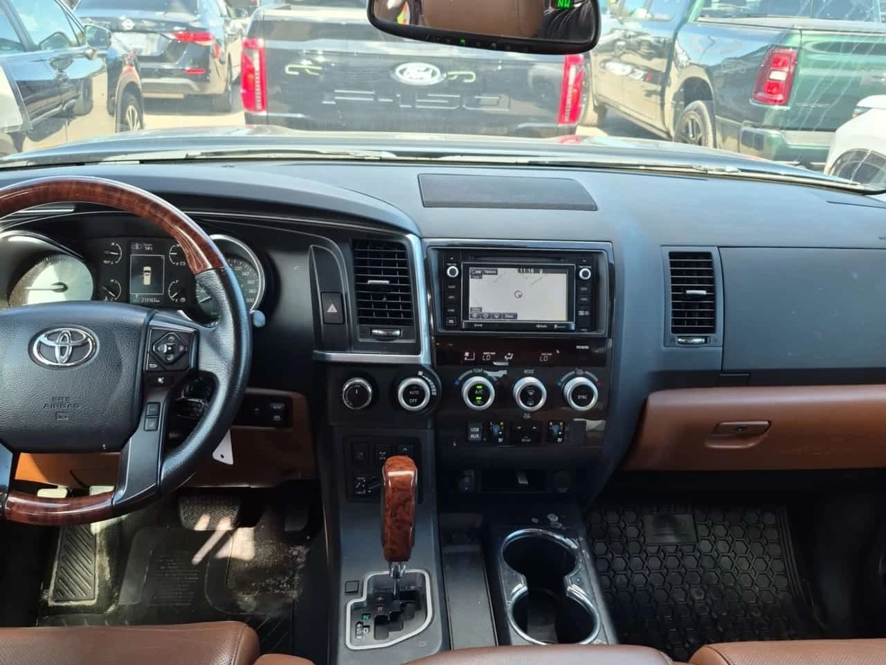 Toyota Sequoia * 4wd 5.7l Platinum * CARFAX *  | Mobile.bg � ����������� 10
