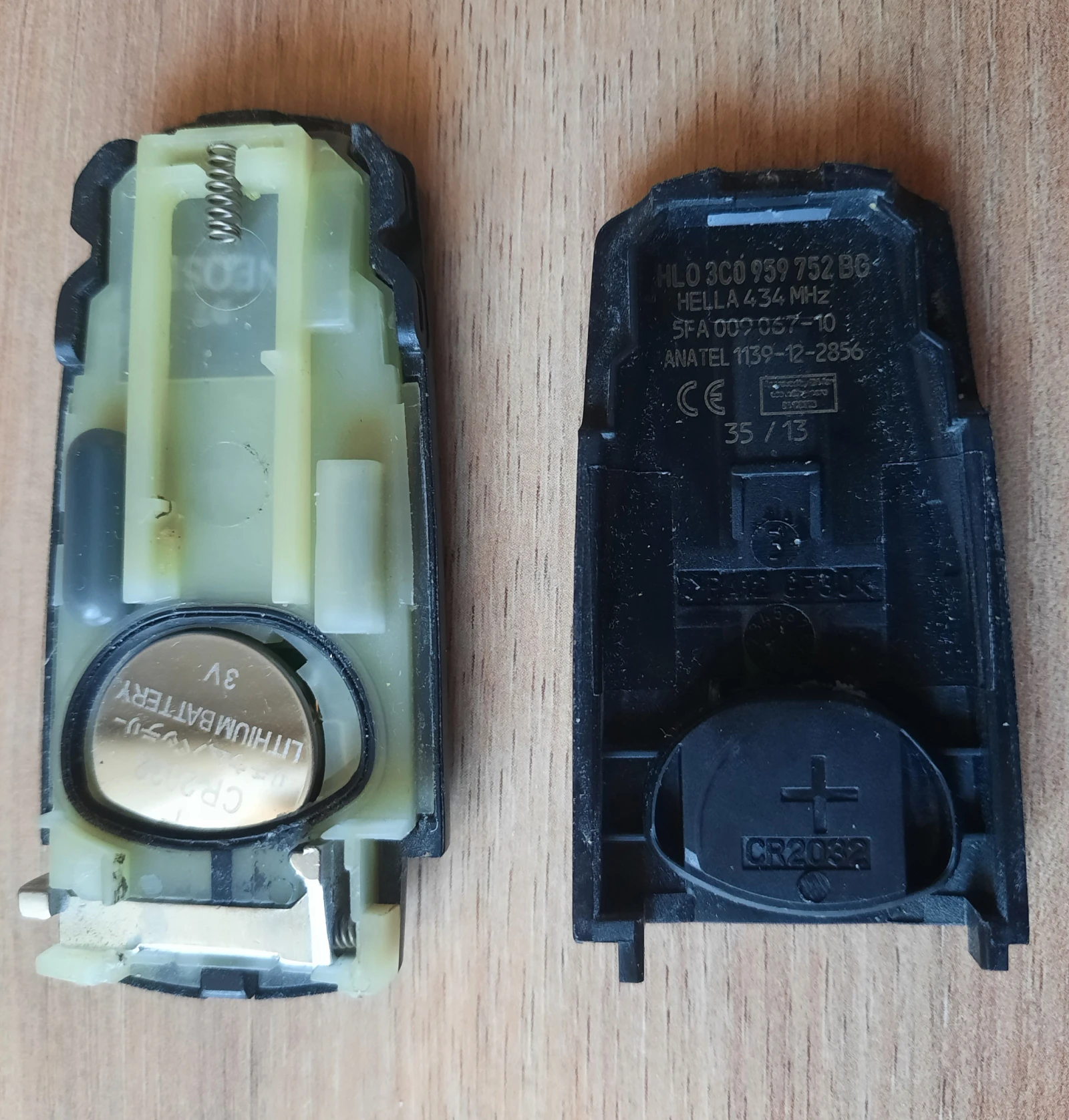 Оригинален ключ за Passat 7 - HELLA, снимка 4 - Части - 53474057