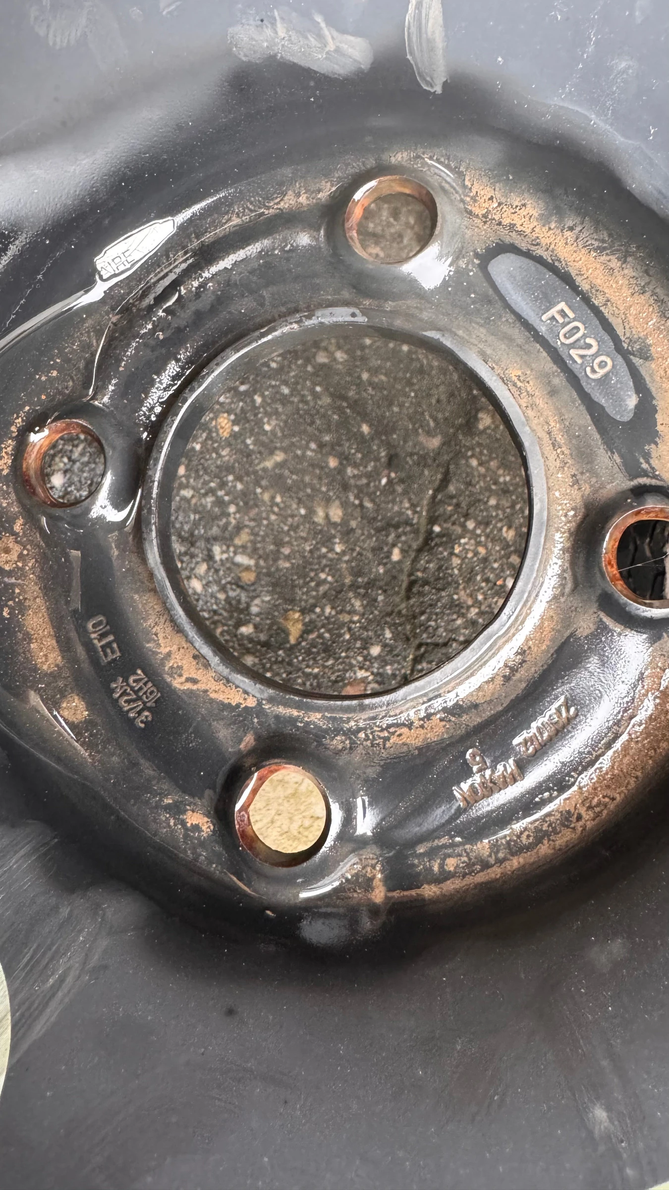 ���� � ������ 125/85R16 | Mobile.bg � ����������� 2