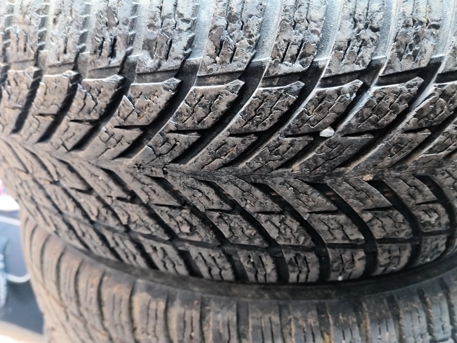���� 235/60R18 | Mobile.bg � ����������� 4