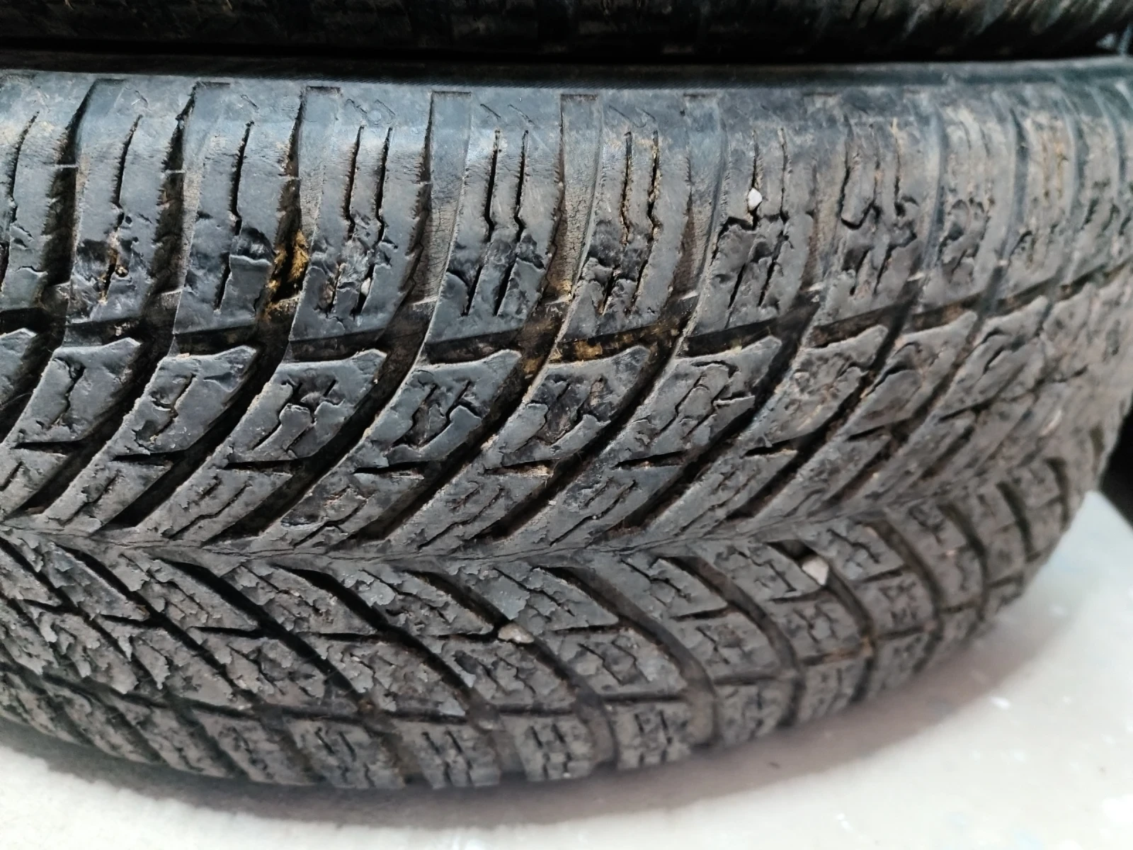 ���� 235/60R18 | Mobile.bg � ����������� 3