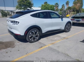 Ford Mustang Mach-E Premium, снимка 4